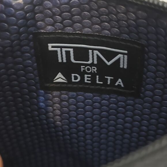 Tummi by delta toiletries travel bag. - Picture 6 of 6